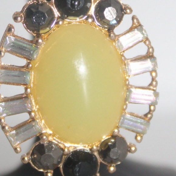 Vintage Yellow Uranium Crystal Baguette Earrings - Picture 12 of 12